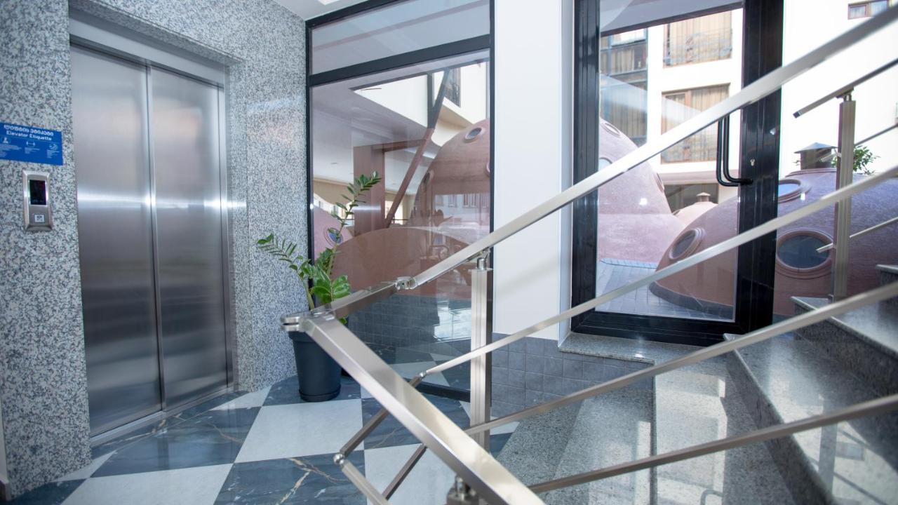 Royal Venezia Hotel Batumi Exterior foto