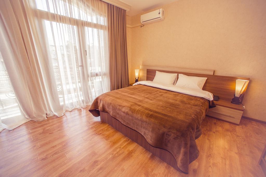 Royal Venezia Hotel Batumi Zimmer foto